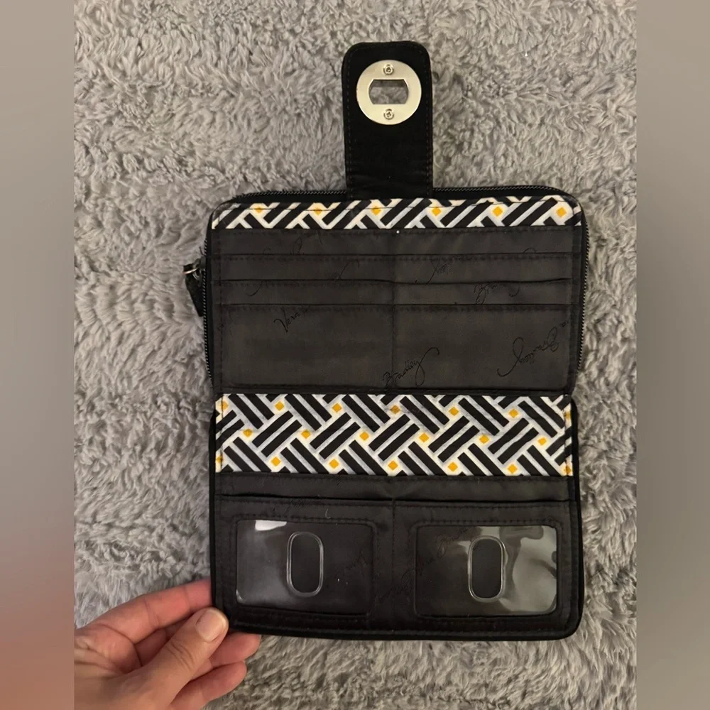 VERA BRADLEY Black Turn Key Quilted Wallet - Picture 6 of 8